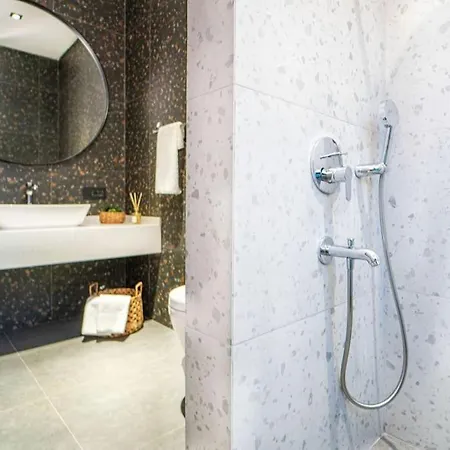 Viohouses 4- Luxury Private Korunakli Oezel Havuzlu فيلة *