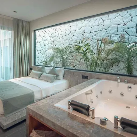 Viohouses 4- Luxury Private Korunakli Oezel Havuzlu فيلة