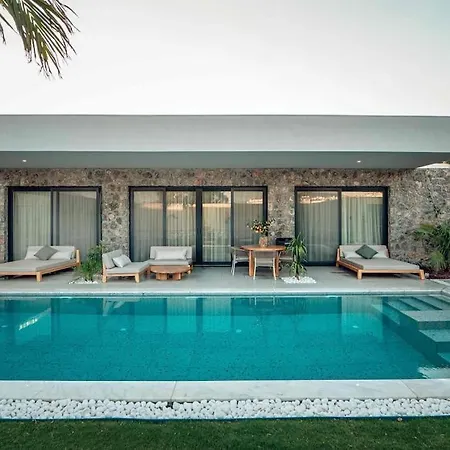 Viohouses 4- Luxury Private Korunakli Oezel Havuzlu فيلة فتحية
