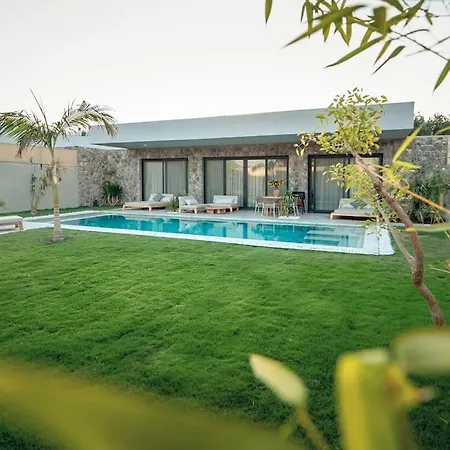 Viohouses 4- Luxury Private Korunakli Oezel Havuzlu فيلة *