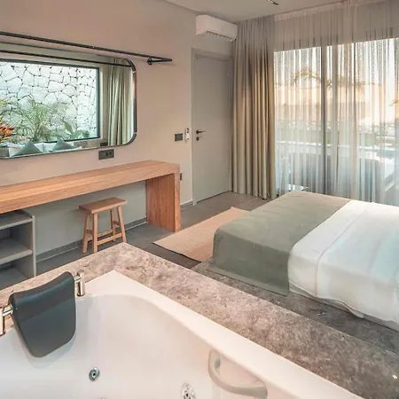 Вилла Viohouses 4- Luxury Private Korunakli Oezel Havuzlu