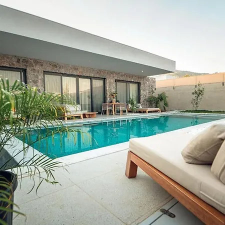 Viohouses 4- Luxury Private Korunakli Oezel Havuzlu