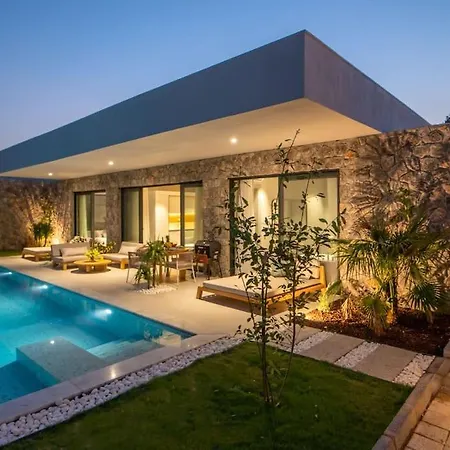 Viohouses 4- Luxury Private Korunakli Oezel Havuzlu * Фетхие