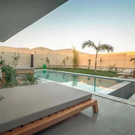 Viohouses 4- Luxury Private Korunakli Oezel Havuzlu Фетхие
