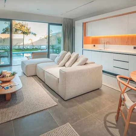 Viohouses 4- Luxury Private Korunakli Oezel Havuzlu Вилла *