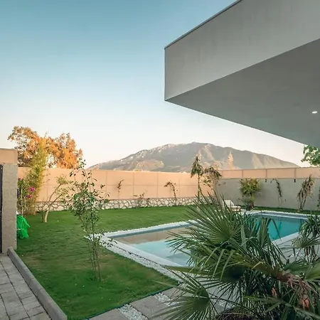 Villa Viohouses 4- Luxury Private Korunakli Oezel Havuzlu *