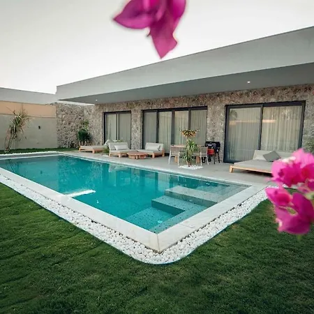 Viohouses 4- Luxury Private Korunakli Oezel Havuzlu