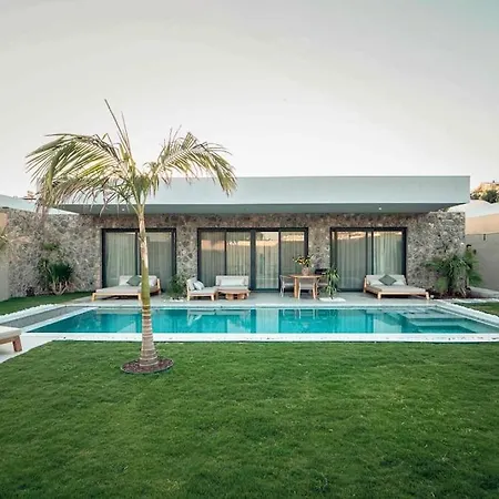 Villa Viohouses 4- Luxury Private Korunakli Oezel Havuzlu *