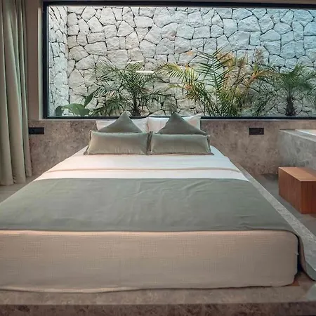 Viohouses 4- Luxury Private Korunakli Oezel Havuzlu פאטהיה