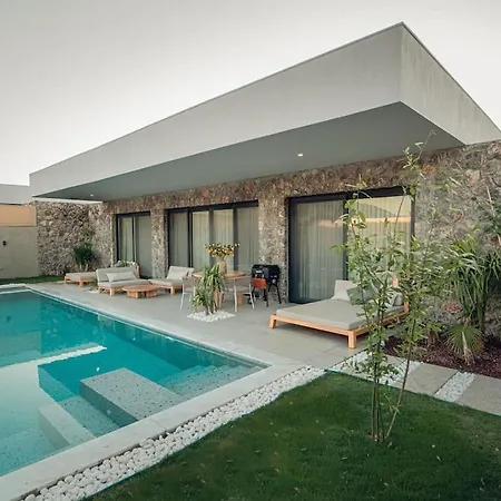 Viohouses 4- Luxury Private Korunakli Oezel Havuzlu